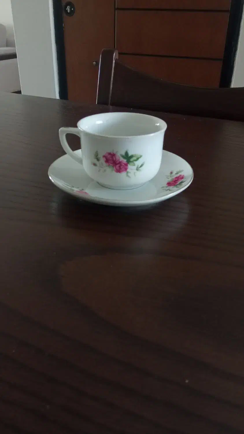 گلسرخی های ماندگار|ظروف سرو و پذیرایی|تهران, صد دستگاه|دیوار