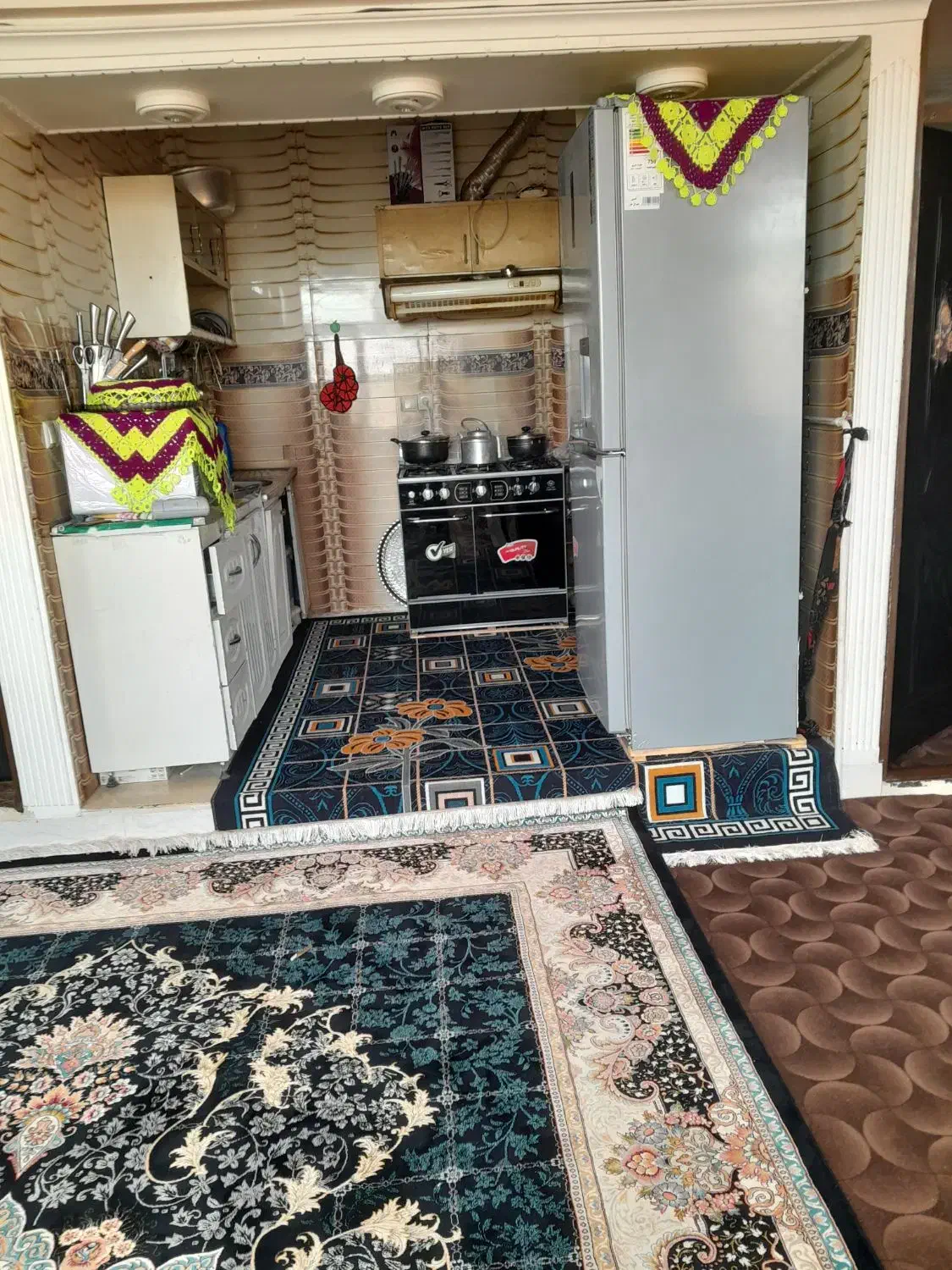 یک ساختمان دوطبقه درشهرقاهان|فروش خانه و ویلا|قاهان, |دیوار