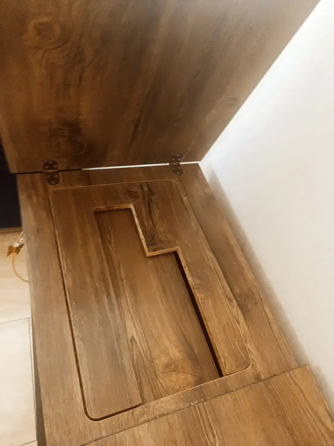 میز چرخ کاملا نو|لوازم خیاطی و بافتنی|رشت, رودباری|دیوار