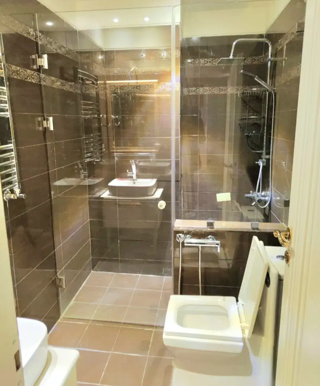 فرمانیه متقیان ۱۴۰ متر ۲ خوابه ۸ ساله واقعی