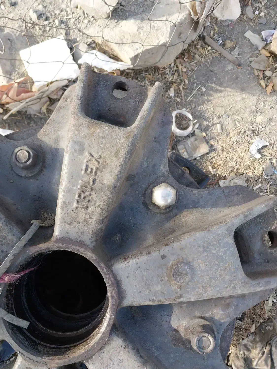 پره چرخ اکسل ولوو.اف|قطعات یدکی و لوازم جانبی|صالح آباد, |دیوار