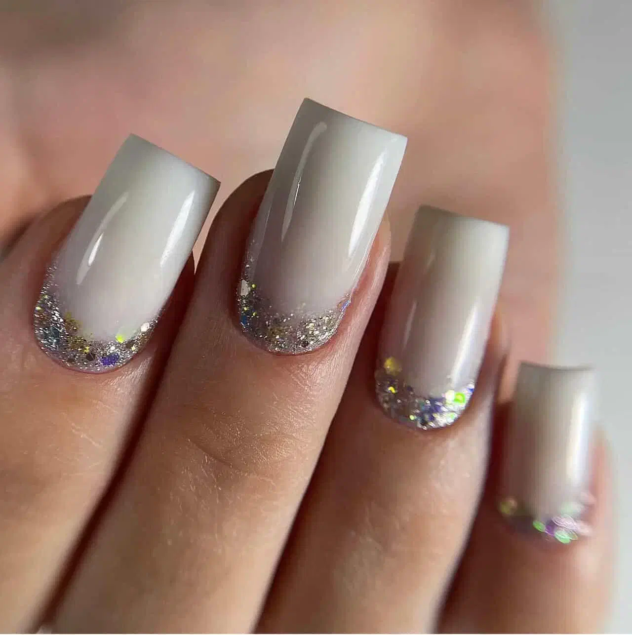 کاشت و ترمیم ناخن .با کیفیت همراه با آموزش|خدمات آرایشگری و زیبایی|زنجان, |دیوار