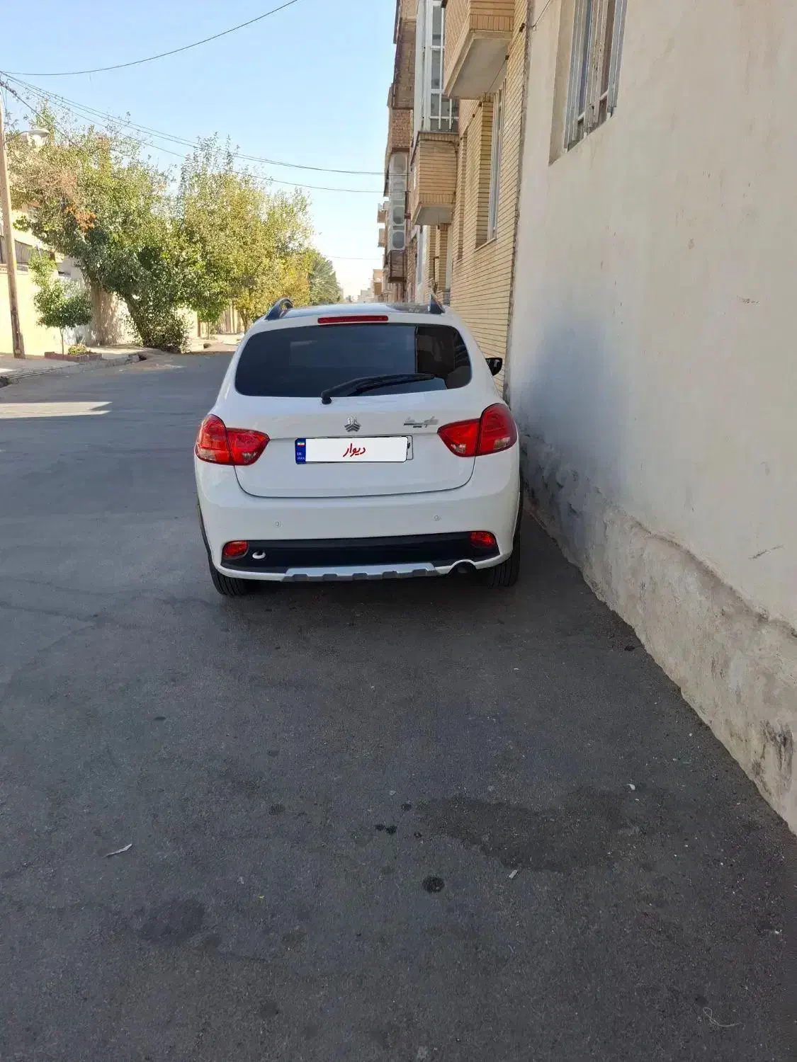 کویک R مدل ۱۴۰۲ خانگی|خودرو سواری و وانت|شیراز, شیشه‌گری|دیوار