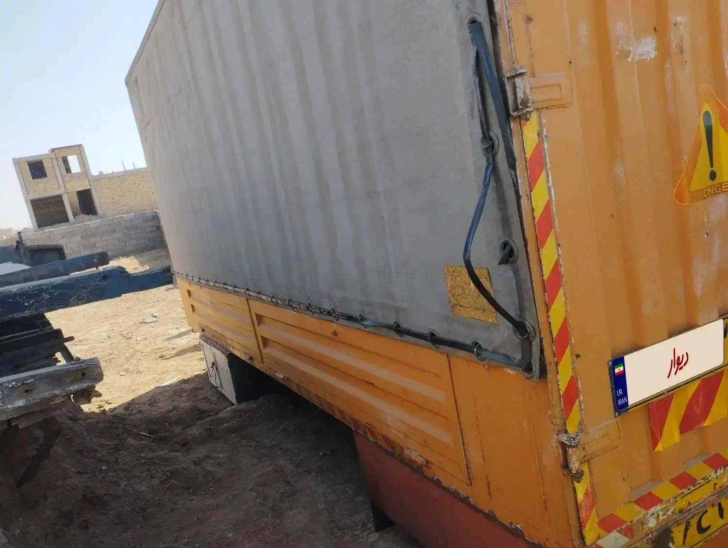 اتاق مسقف خاور بغل بازشو|خودرو سنگین|کویرات, |دیوار