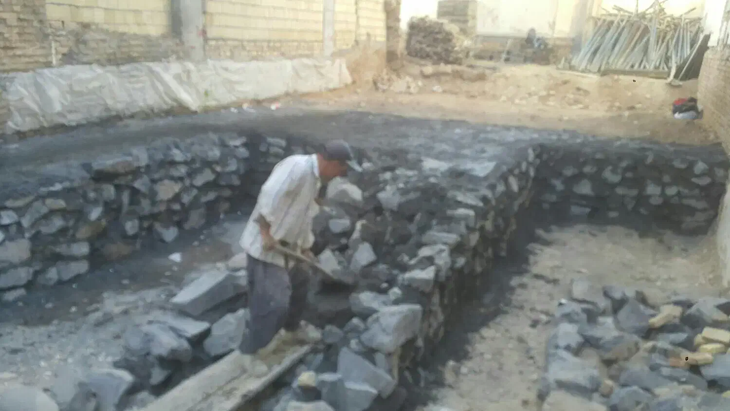 بنا و بنایی با اکیب کامل و تخریب ساختمان|خدمات پیشه و مهارت|اراک, |دیوار