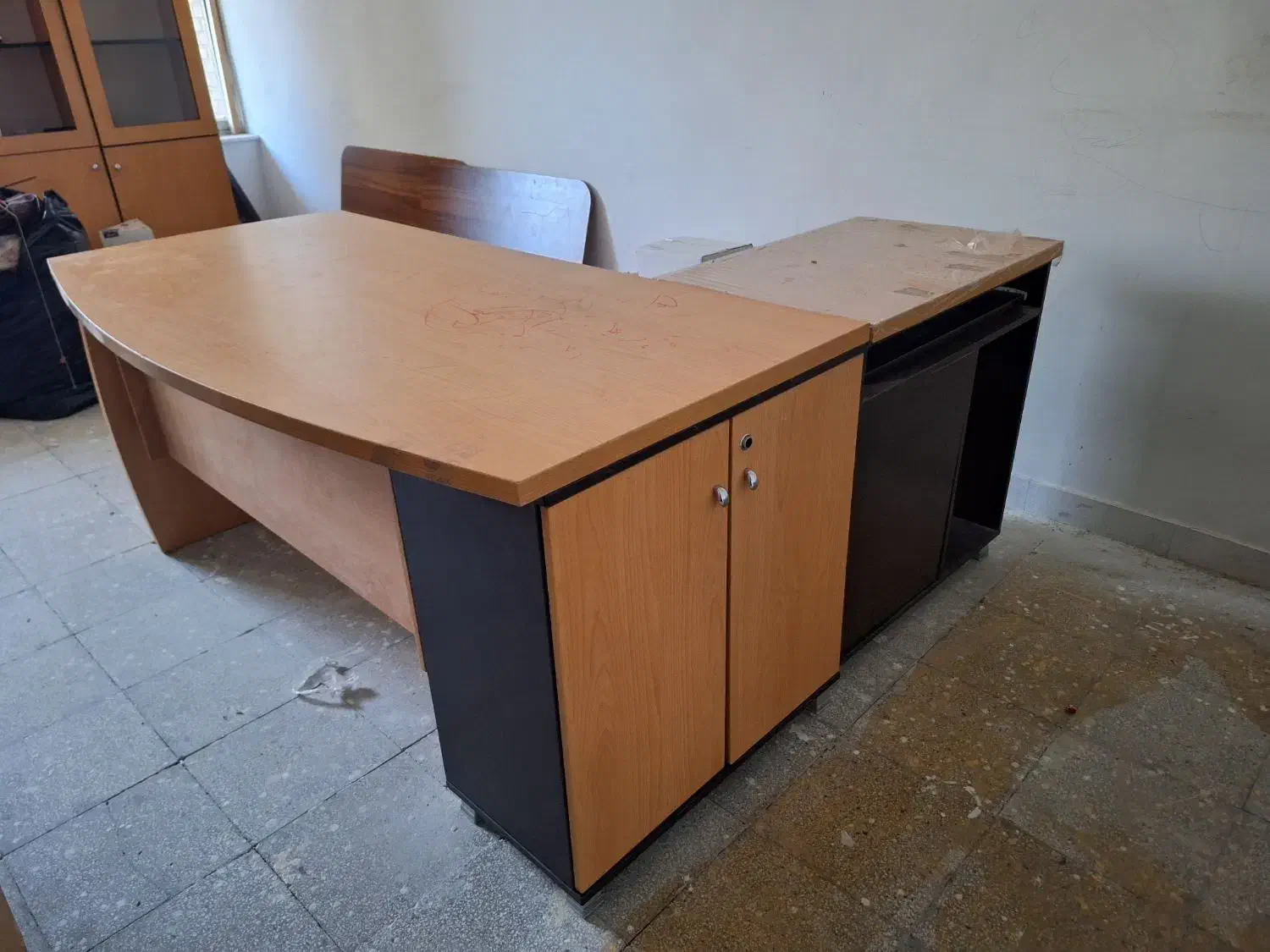 میزکار و کمد فایل|میز تحریر و کامپیوتر|مشهد, شهید فرامرز عباسی|دیوار