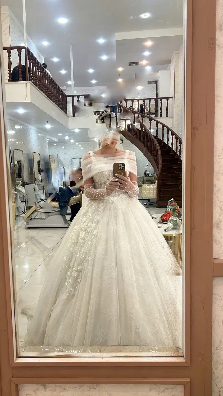 لباس عروس|لباس|الیگودرز, |دیوار