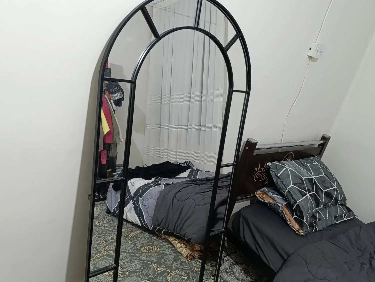 آیینه در حد|آینه|همدان, |دیوار