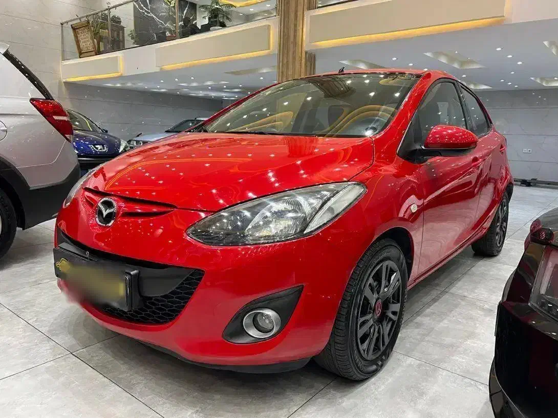 مزدا ۲ اتومات قرمز ۹۰ سالم و کم‌کارکرد|خودرو سواری و وانت|تبریز, |دیوار