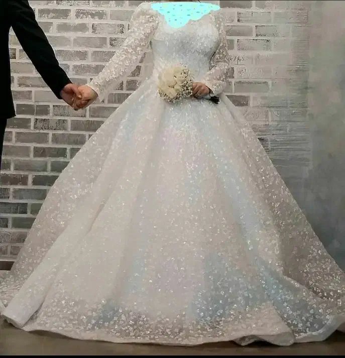 لباس عروس|لباس|کاشان, ولیعصر|دیوار