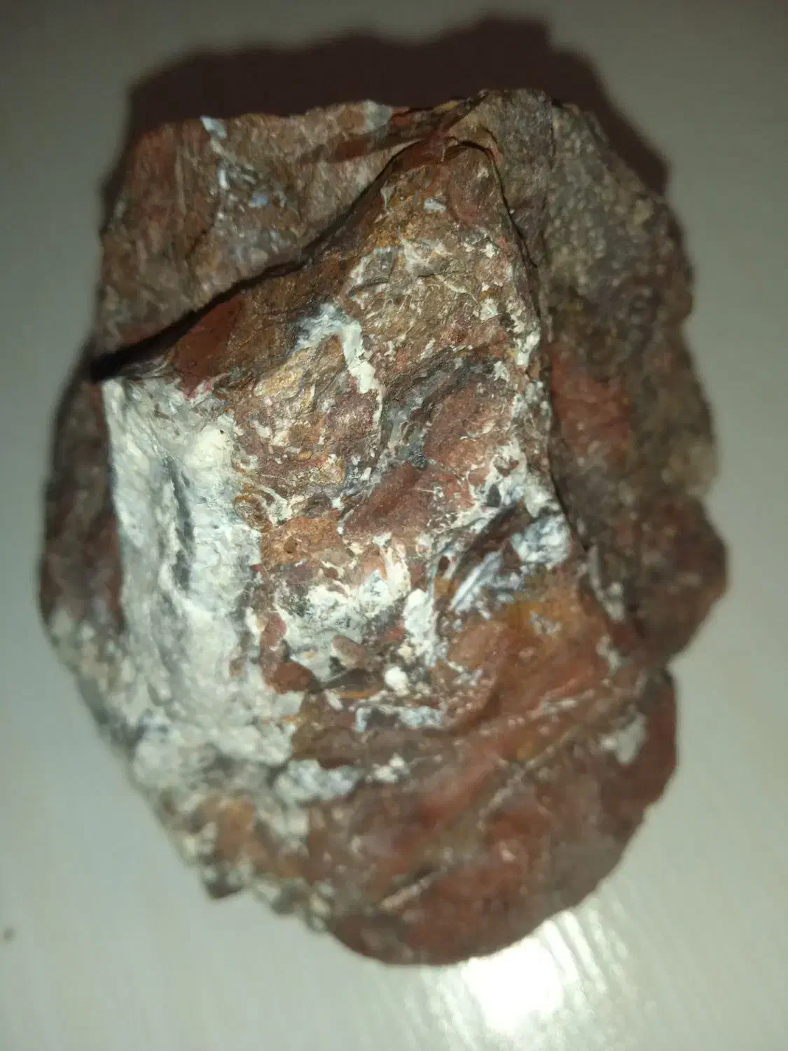 سنگ قهوه ای|جواهرات|هشتگرد, فاز ۲ مهستان|دیوار