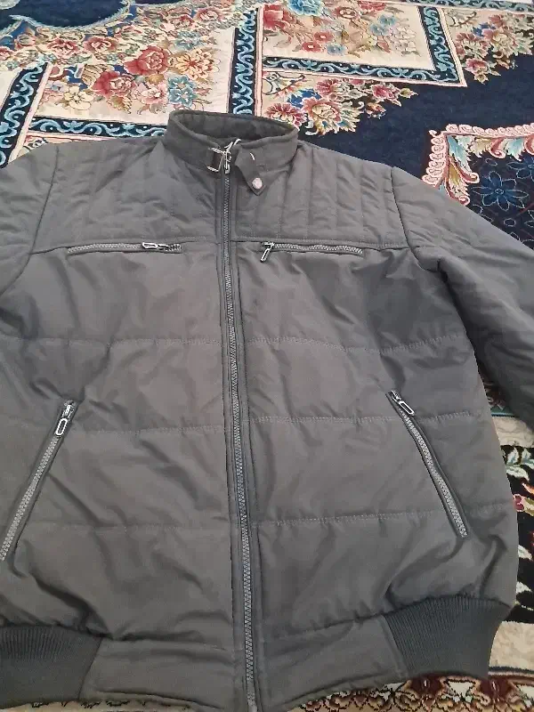 کاپشن   نو|لباس|رشت, چمارسرا|دیوار