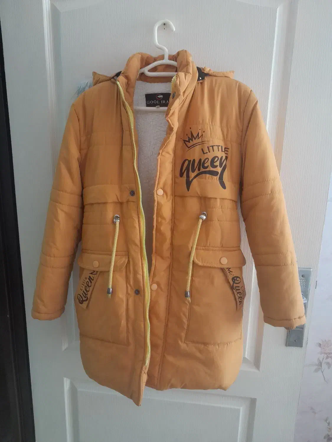 کاپشن در حد نو برای ۱۲ تا ۱۳ سال کاملا سالم|لباس|کرج, حصارک بالا|دیوار