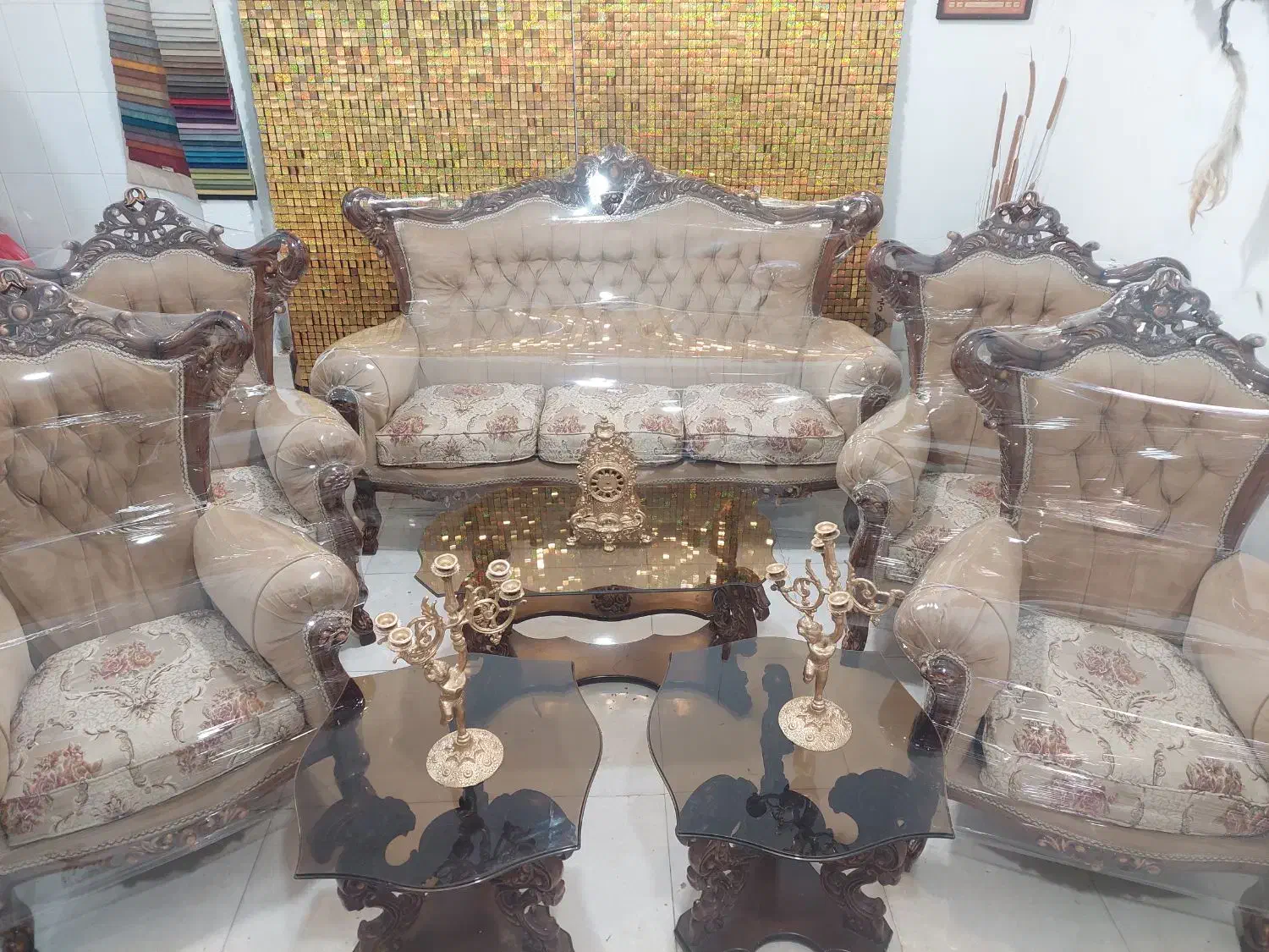 مبل سلطنتی ۷ نفره شاه نشین چوب گردو منبت کار دست|مبلمان خانگی و میز عسلی|قزوین, |دیوار