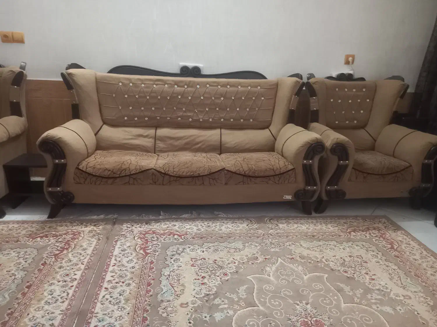 مبل|مبلمان خانگی و میز عسلی|نیشابور, کشتارگاه|دیوار