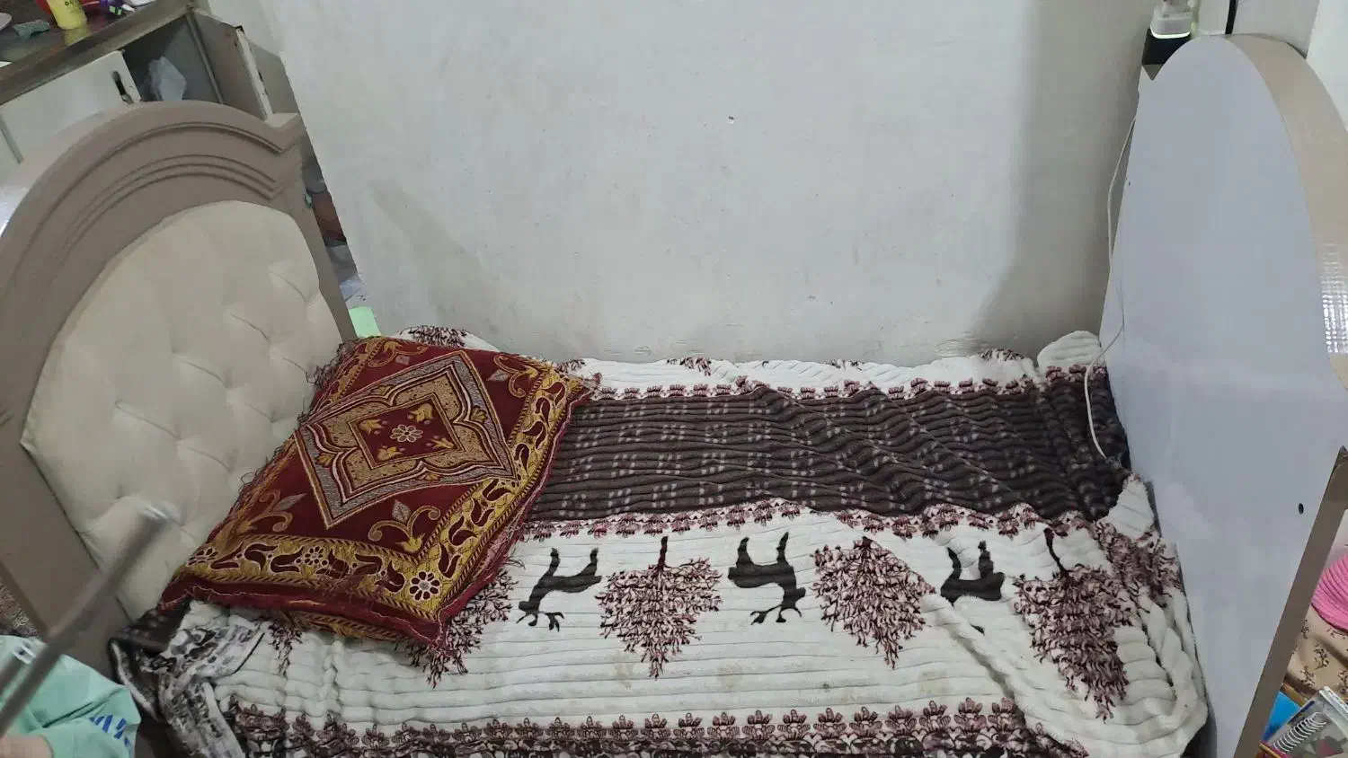 تخت بچه|تخت و صندلی بچه|مشهد, سجاد شهر|دیوار