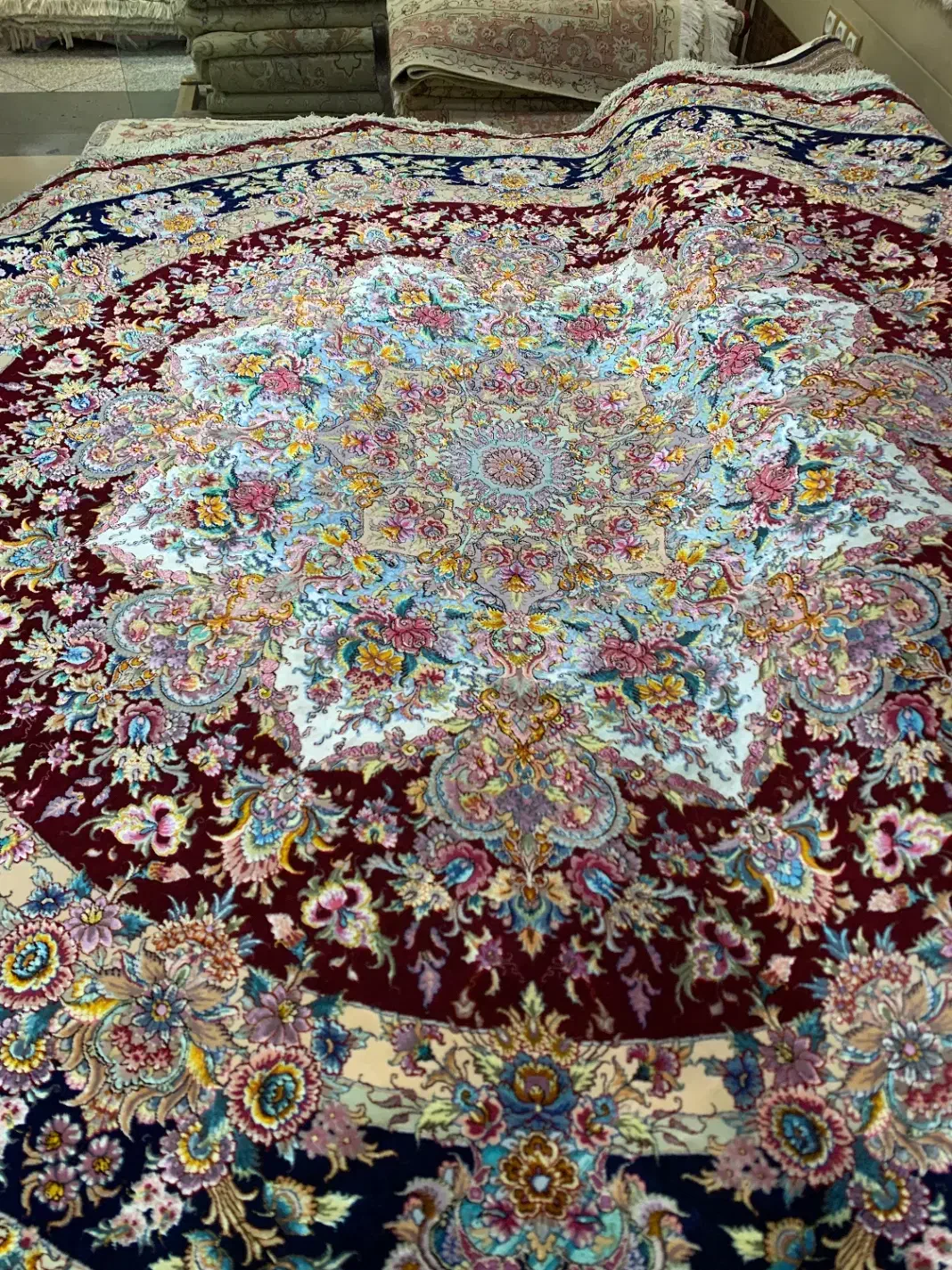 (فرش حق زاده)گرد قطر۳متر خطیبی چله گل ابریشم۵۰رج|فرش|تبریز, |دیوار