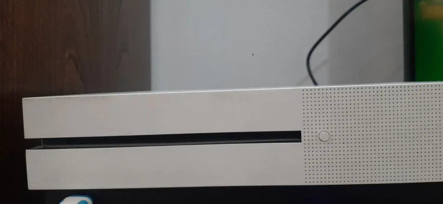 معاوضه ایکس باکس وان اس یک ترابایت|کنسول، بازی ویدئویی و آنلاین|تهران, فلسطین (میدان انقلاب)|دیوار