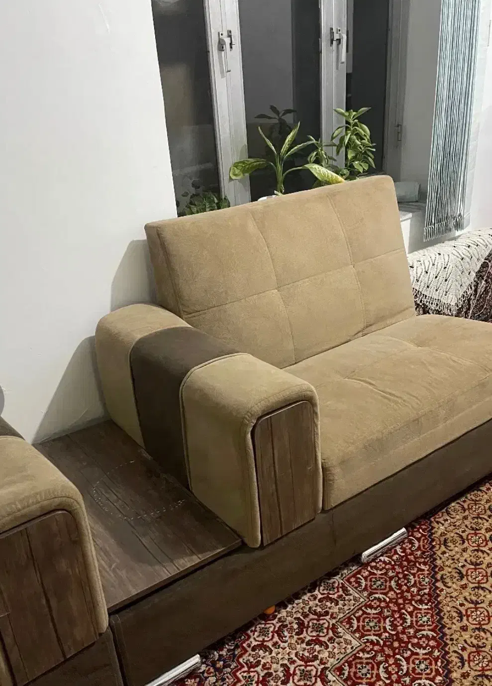مبل هفت نفره سالم و تمیز|مبلمان خانگی و میز عسلی|دهگلان, |دیوار