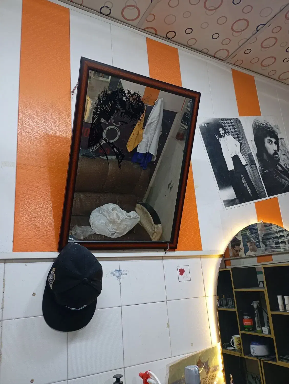 آینه رخ دار|آینه|همدان, |دیوار