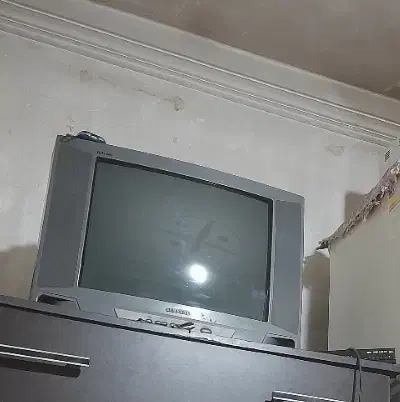 تلویزیون|تلویزیون و پروژکتور|لاهیجان, انقلاب|دیوار