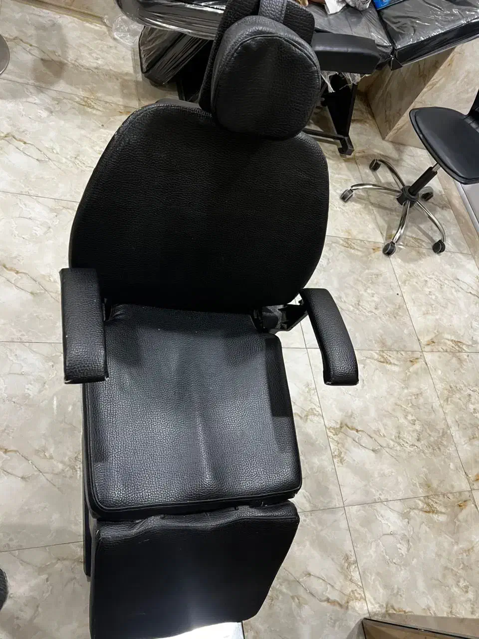 صندلی برقی|آرایشگاه و سالن‌های زیبایی|شهریار, شهرک وائین|دیوار