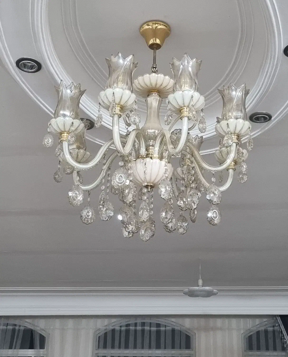 لوستر ۸ شاخه کریستالی|لوستر و چراغ آویز|قم, شهرک قدس|دیوار