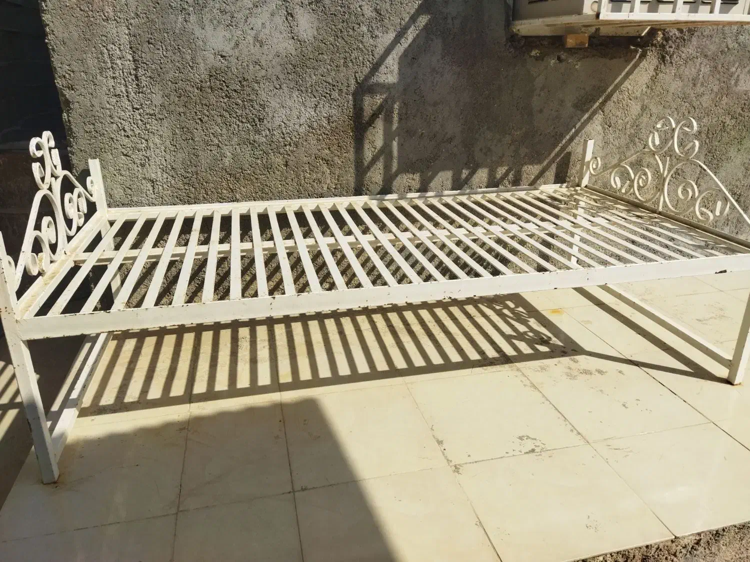 تخت آهنی آهن ضخیم نوبدون پوسیدگی یازنگ زدگی|تخت و سرویس خواب|بوشهر, |دیوار