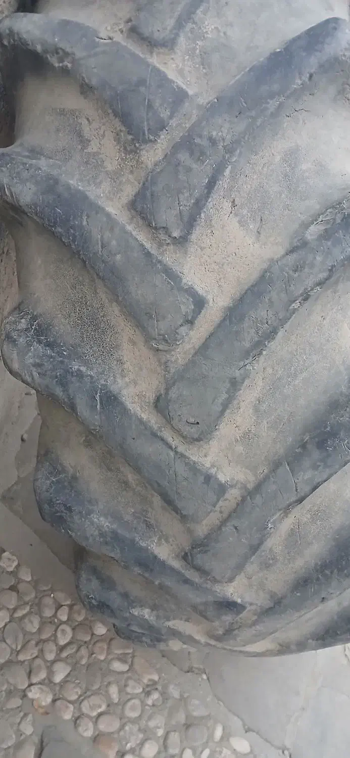 لاستیک عقب تراکتور|قطعات یدکی و لوازم جانبی|نوده خاندوز, |دیوار