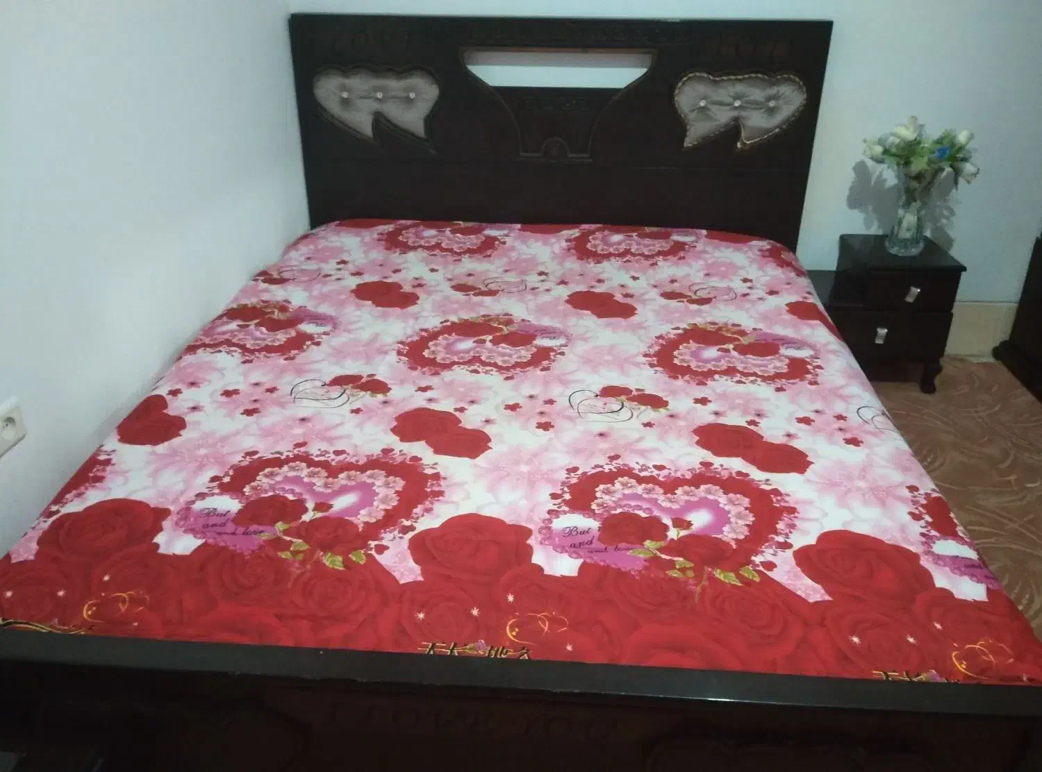 تخت|تخت و سرویس خواب|قم, ولیعصر|دیوار