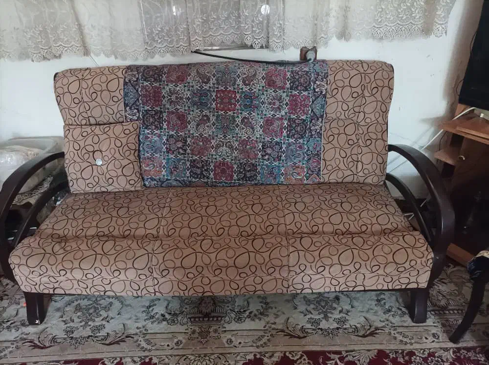 مبل ۷ نفره کلاسک ساده قهوه ای|مبلمان خانگی و میز عسلی|گرگان, |دیوار