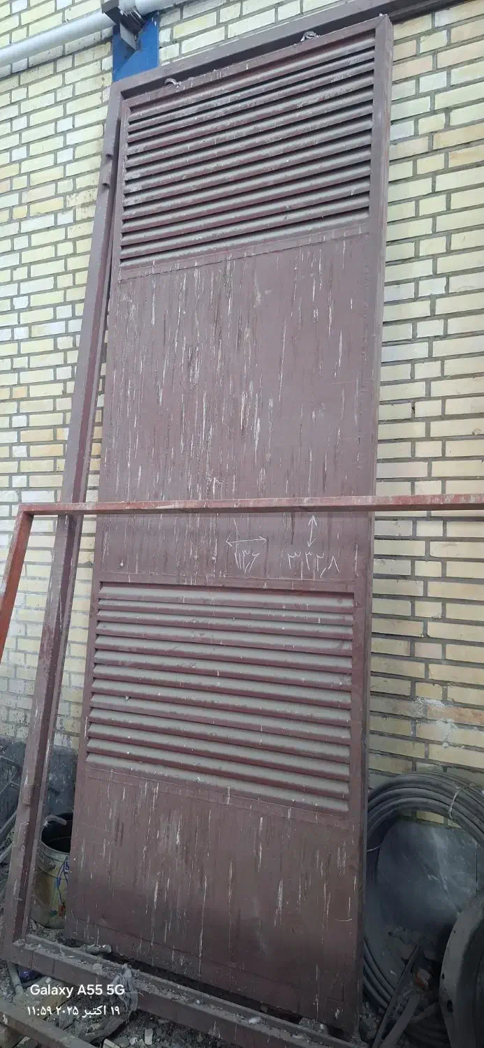 درب اتاقک اداره برق|مصالح و تجهیزات ساختمان|شاهینشهر, شهرک صنعتی اصفهان|دیوار