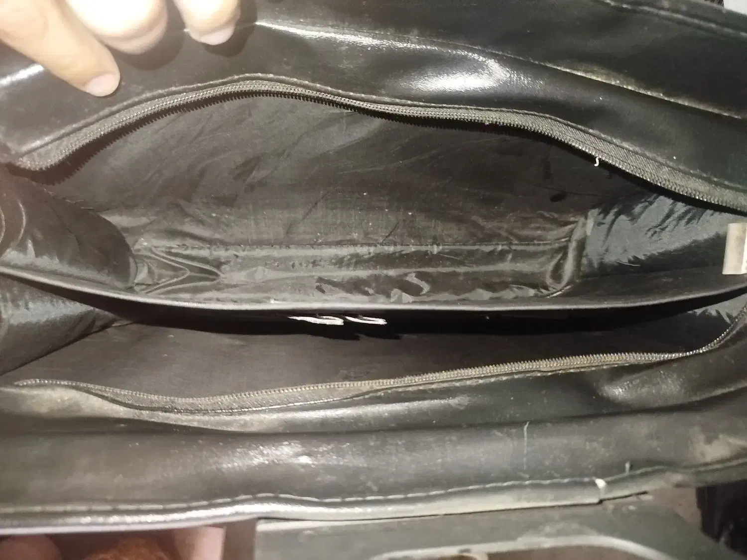 کیف رسمی اداری|کیف، کفش، کمربند|رشت, گلباغ نماز|دیوار