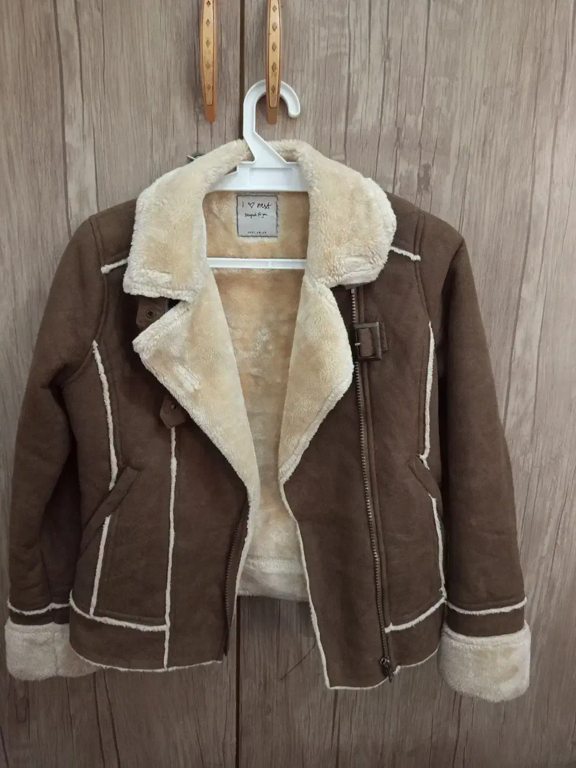 بوفالوی اصلی و تعدادی پالتو ولباس ورزشی|لباس|ساوه, |دیوار