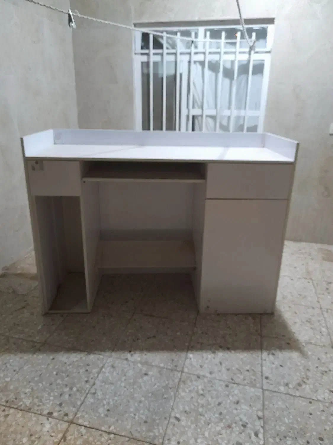 میز گیم سنتر بوده یک ماه فقد استفاده شده|میز تحریر و کامپیوتر|تربت جام, شهرک معلم|دیوار