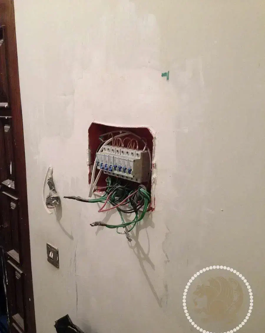 تعمیرات برق کشی و لوله کشی آب|خدمات پیشه و مهارت|جهرم, |دیوار