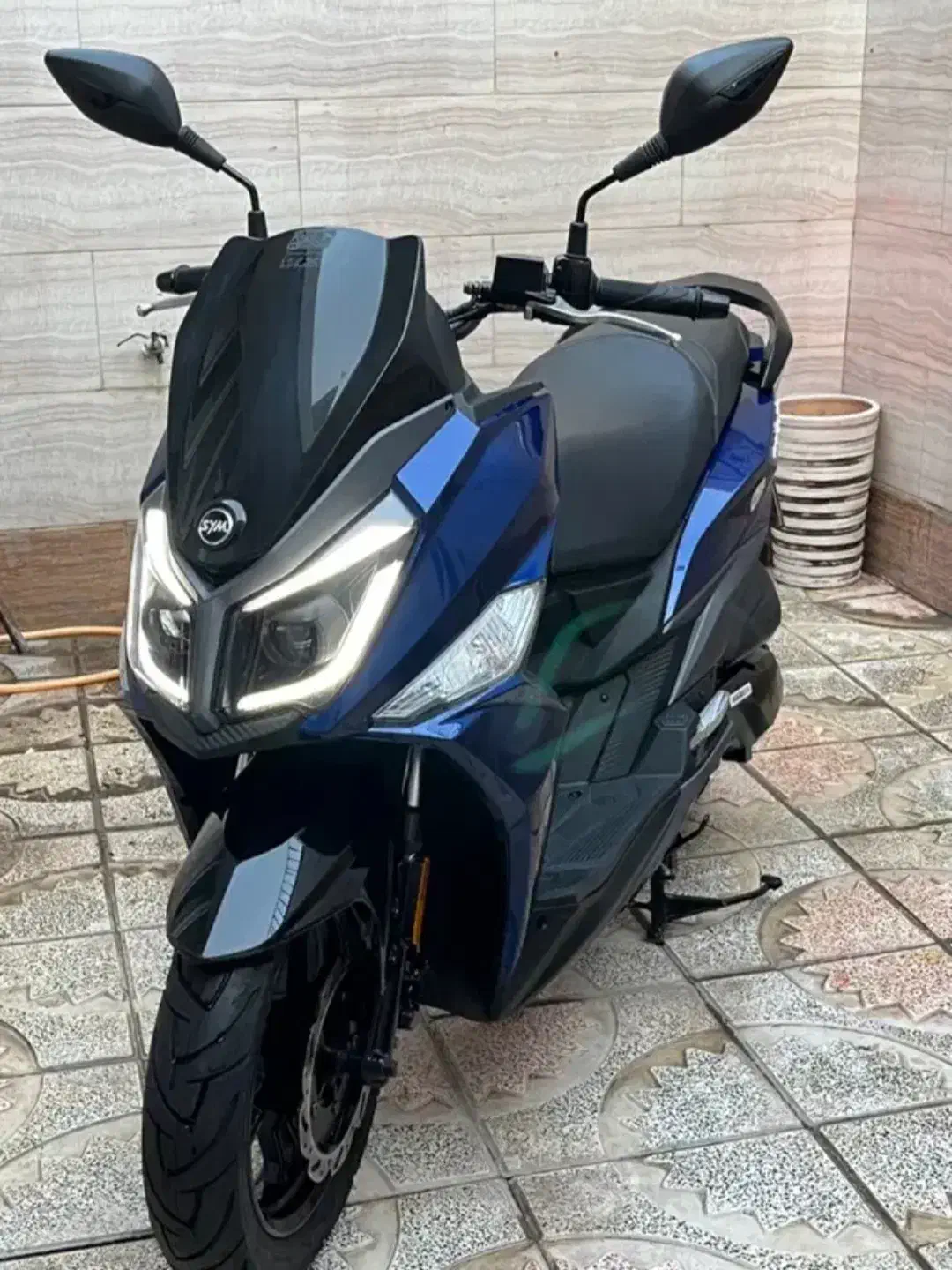 j200|موتورسیکلت|شیراز, شهرک مفتح|دیوار