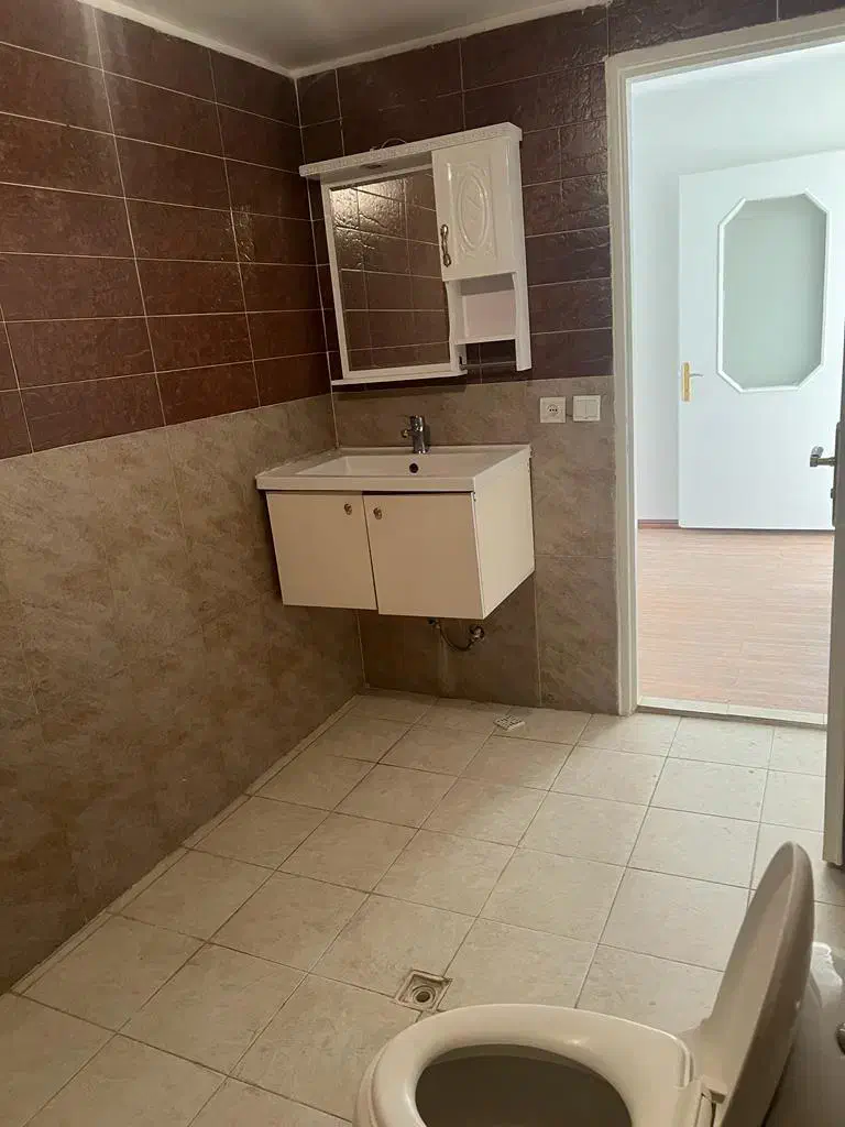 ۱۹۰ متر ۳ خوابه توانیر بر ولیعصر