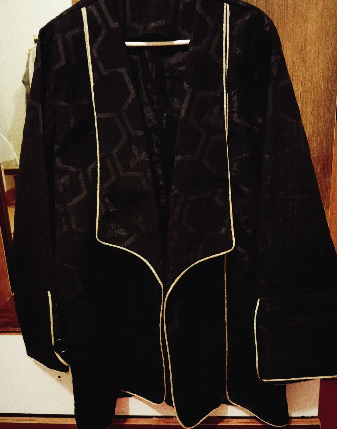 مانتو|لباس|اصفهان, گورتان|دیوار