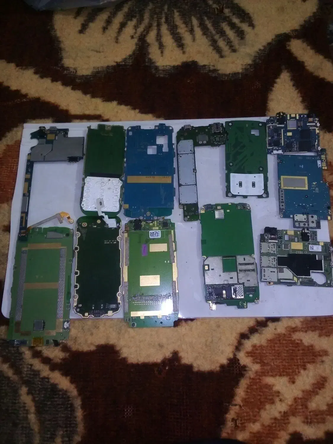 نزدیک به ۷۰۰گرم بر سوخته گوشی لمس وساد|لوازم جانبی موبایل و تبلت|زابل, |دیوار