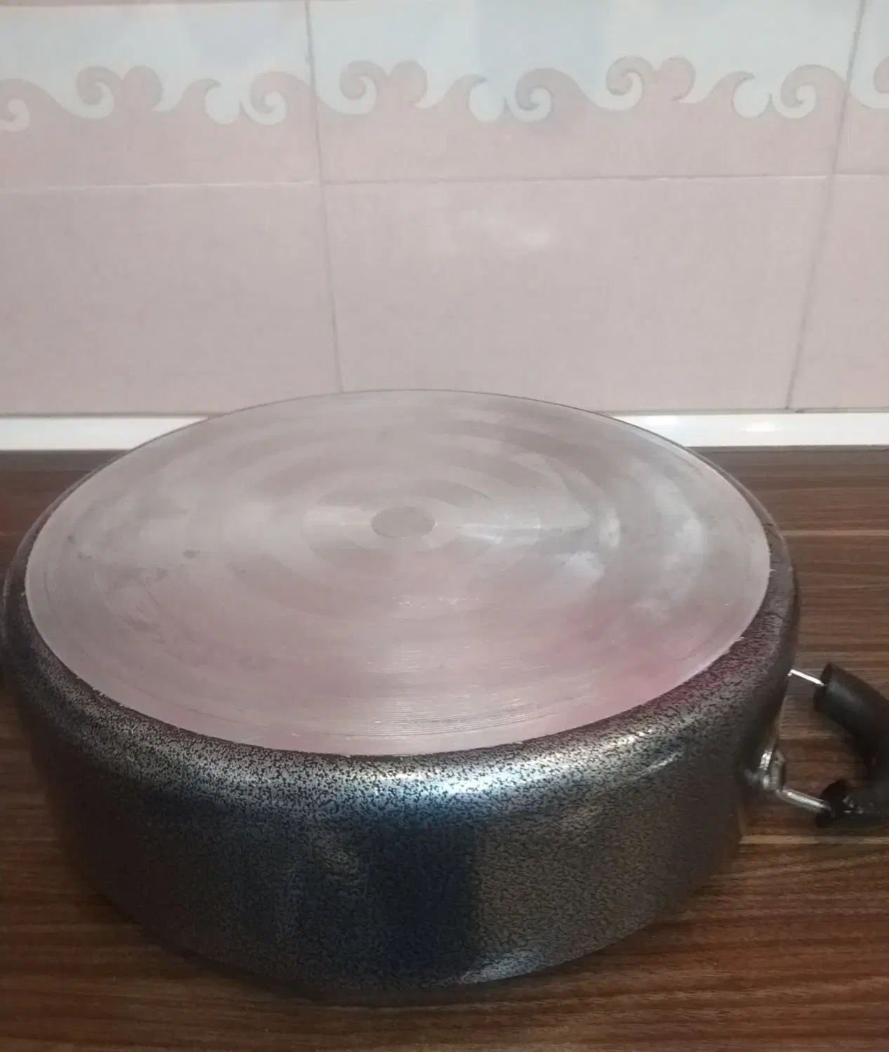 ماهیتابه نوی نو|ظروف پخت‌وپز|دیلمان, |دیوار