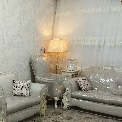 آباژور و میز چرخ خیاطی|چراغ خواب و آباژور|محمدیه-قزوین, |دیوار