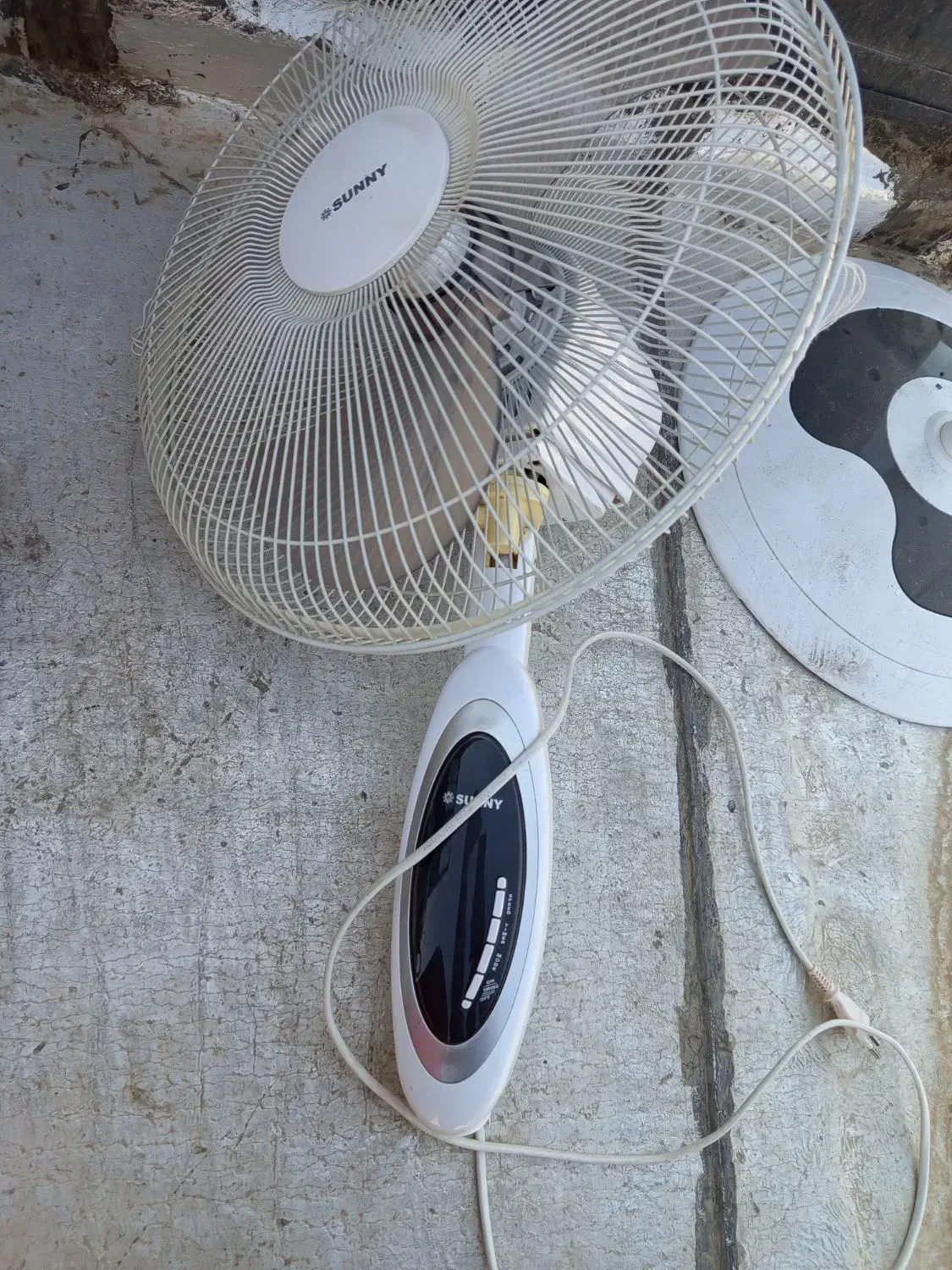 پنکه ایستاده پارس خزر|پنکه و تصفیه‌کنندهٔ هوا|وحیدیه, |دیوار