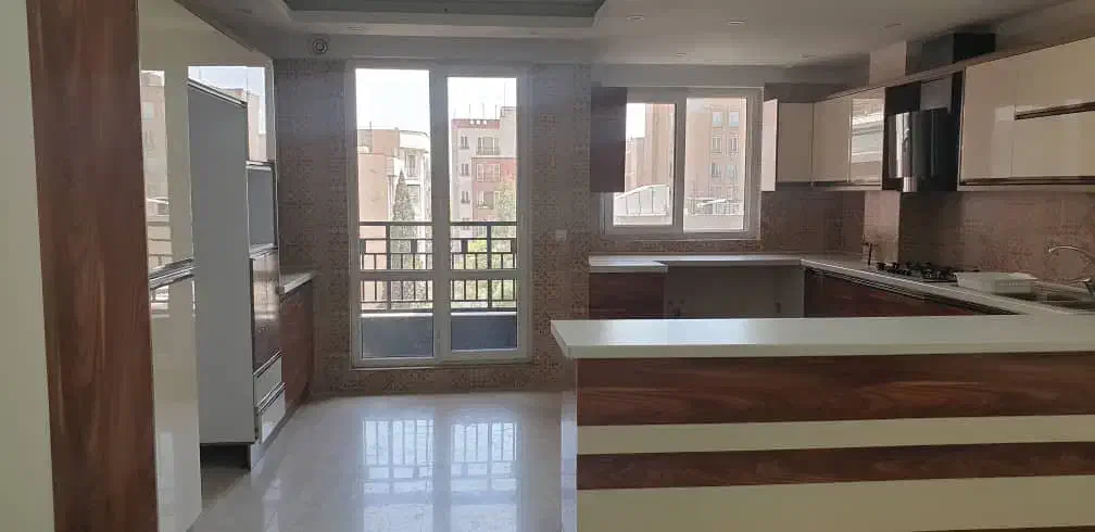 ۱۴۵ متر ۳ خواب نوساز تکواحدی/ ۲ نبش میدان ۳۱