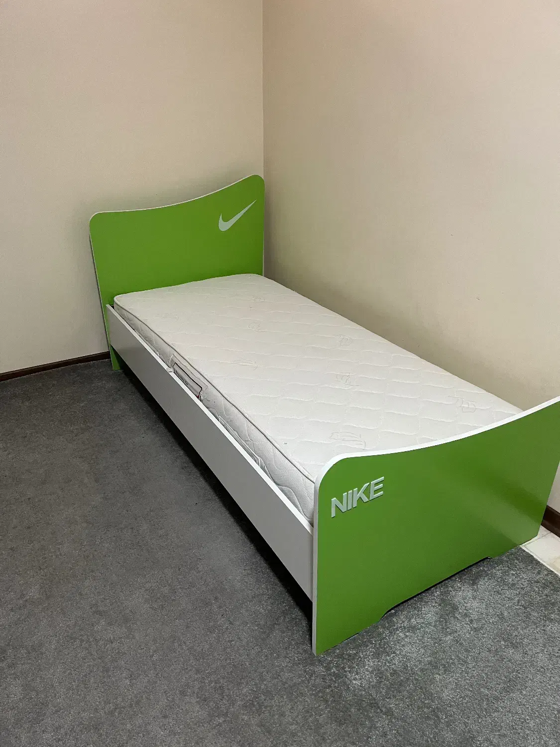 یک عدد تخت نوجوان به طول ۱۸۰|تخت و سرویس خواب|تبریز, |دیوار