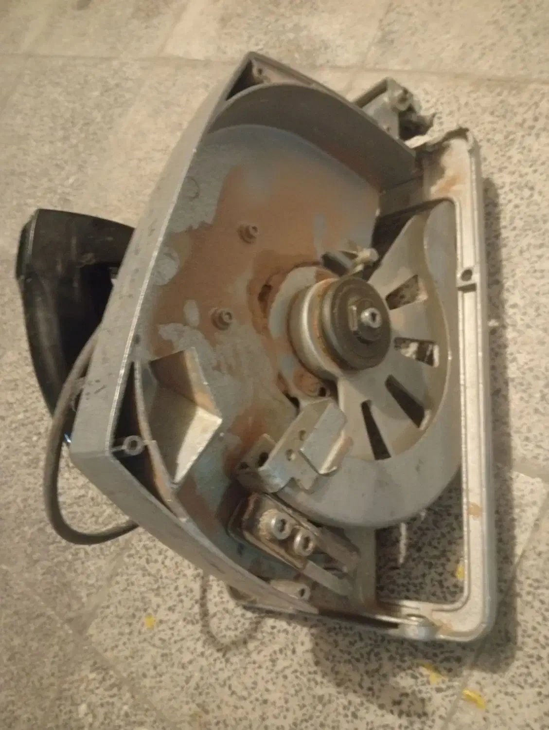 اره دیسکی قدیمی پرقدرت|ابزارآلات|فردیس, شهرک راه آهن|دیوار