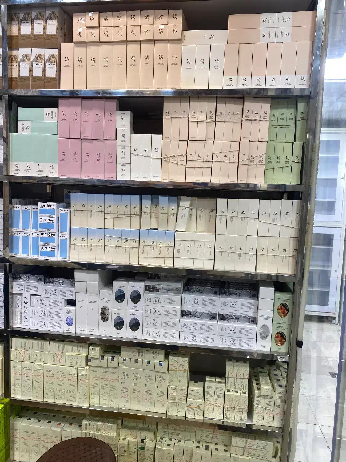 فروشنده و کارگر ساده|استخدام بازاریابی و فروش|تهران, حر|دیوار