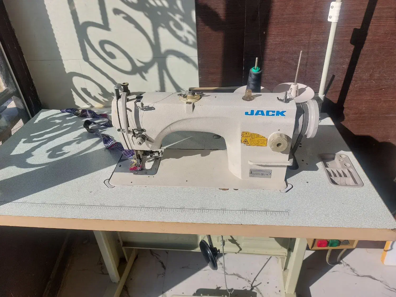 چرخ صنعتی جک|چرخ خیاطی و ریسندگی|ایوان, |دیوار