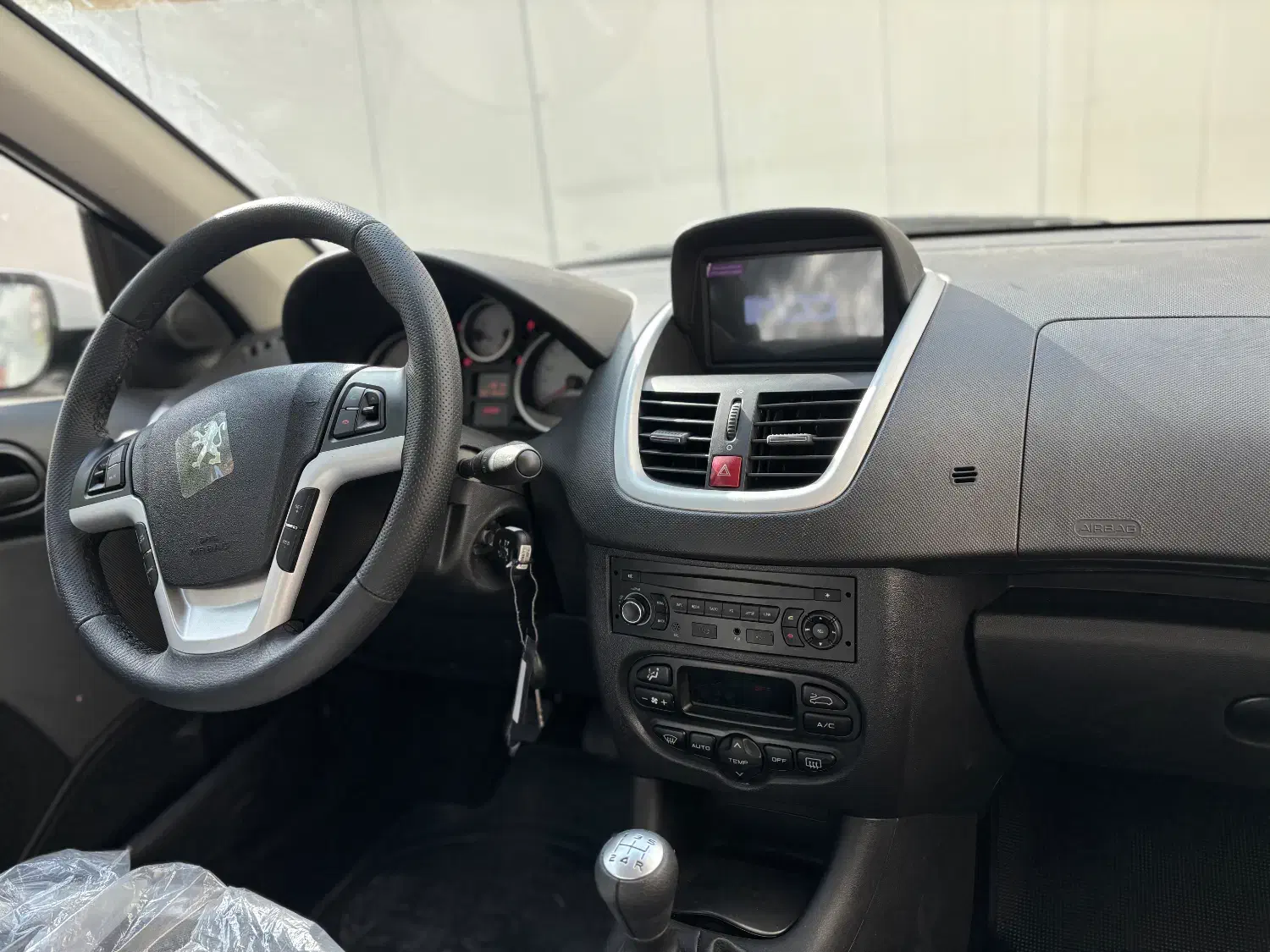 پژو ۲۰۷i پانا دنده ای|خودرو سواری و وانت|سمنان, |دیوار