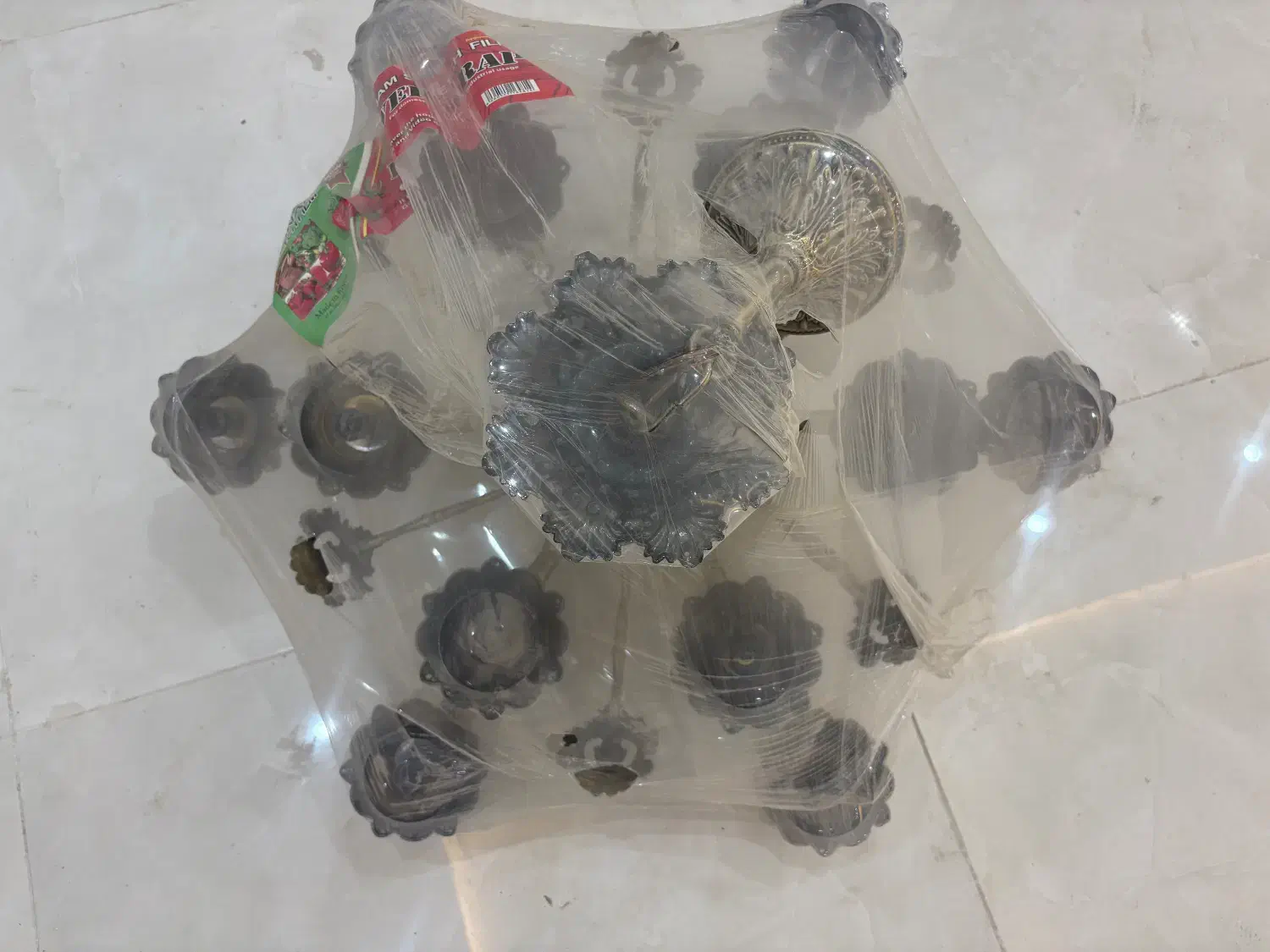 لوستر دوازده شاخه برنز|لوستر و چراغ آویز|اصفهان, رزمندگان|دیوار